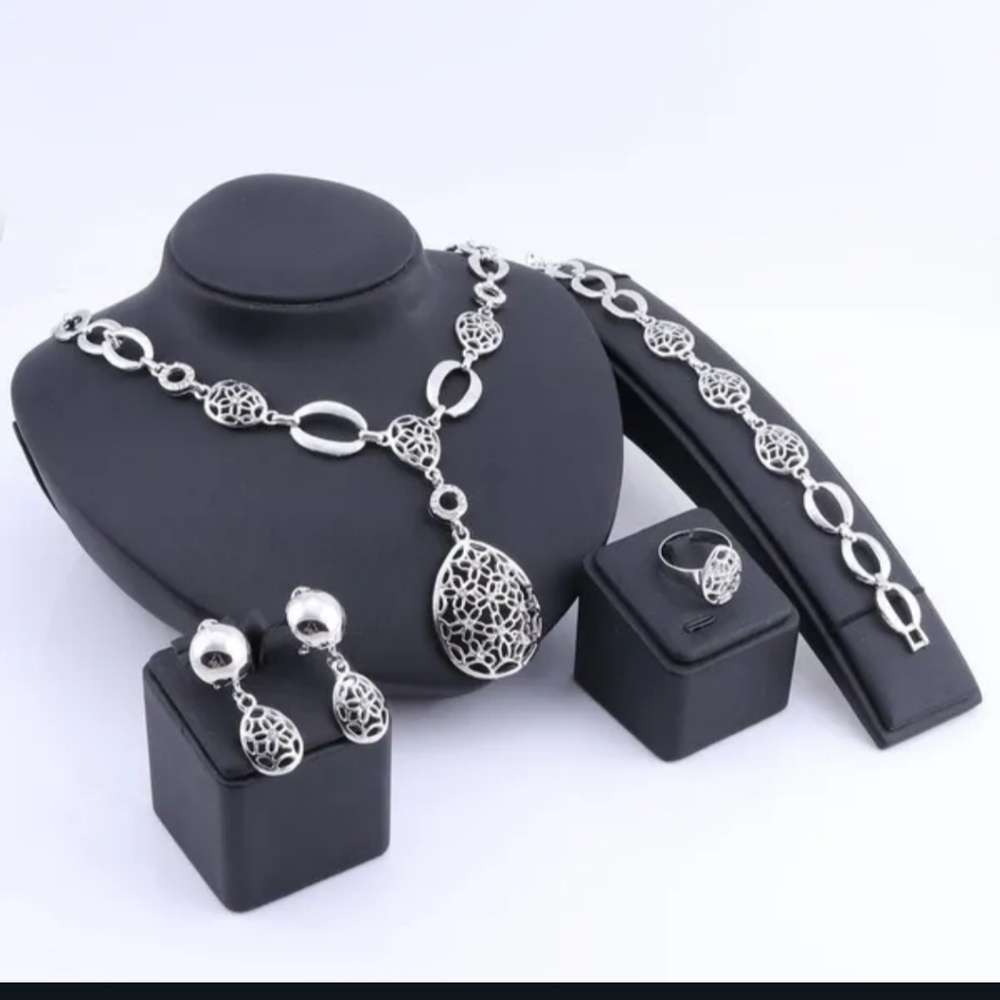NWT Adorable Boho 4 Piece Silver Statement Jewelry Set! - Picture 1 of 13